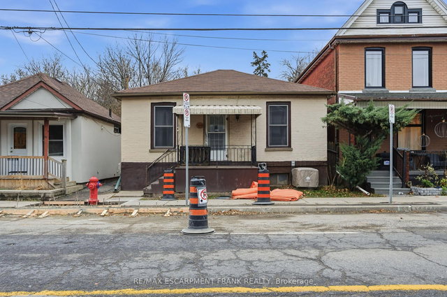 42 Burlington Street E