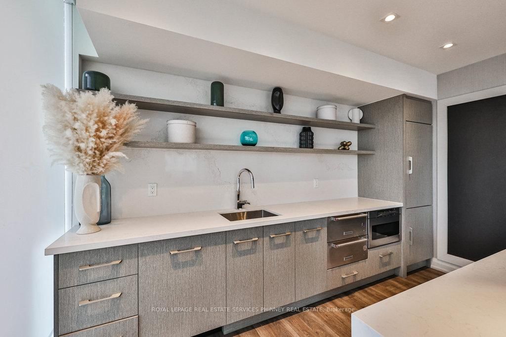 Condo for sale at 1222-212 King William Street, Hamilton, Ontario, L8N 1B5 - Beasley - MLS: X12820538