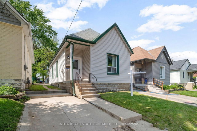 330 Salisbury Street W