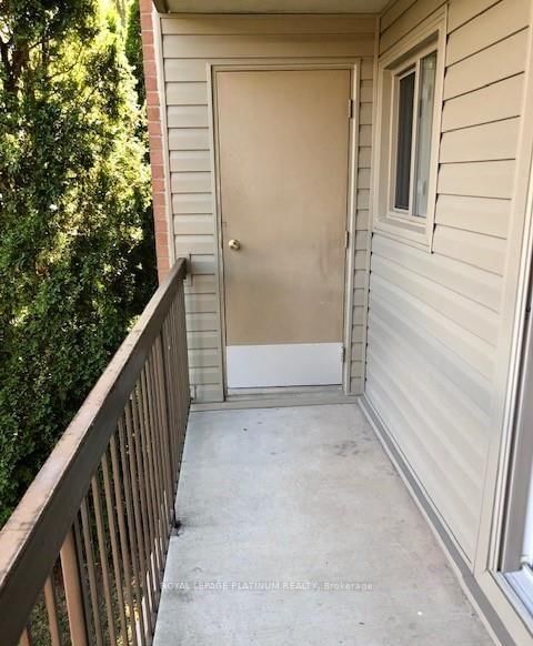 30 Hickory Street E, Unit 112 - Photo 16