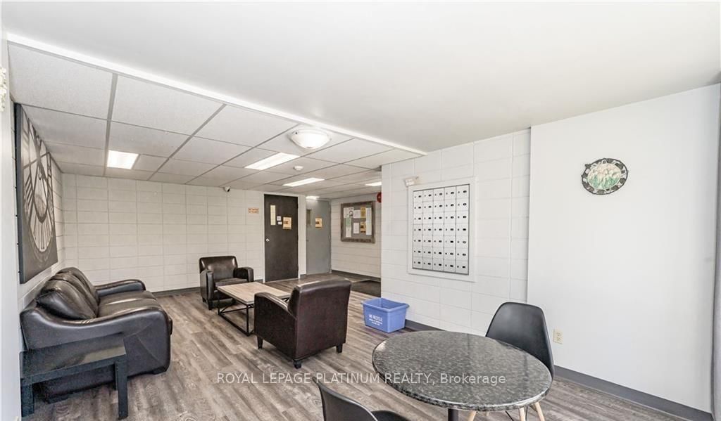 30 Hickory Street E, Unit 112 - Photo 4