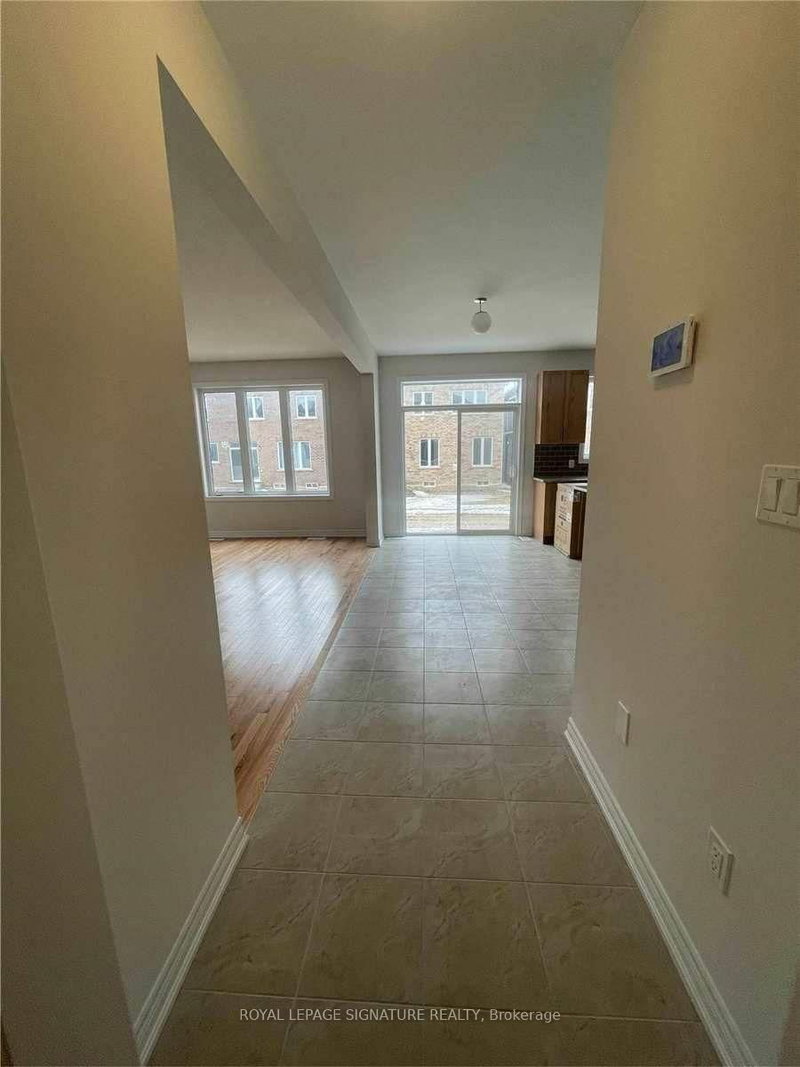 404 Blackcherry Cres, Shelburne, L9V 2Z5 | Image 3