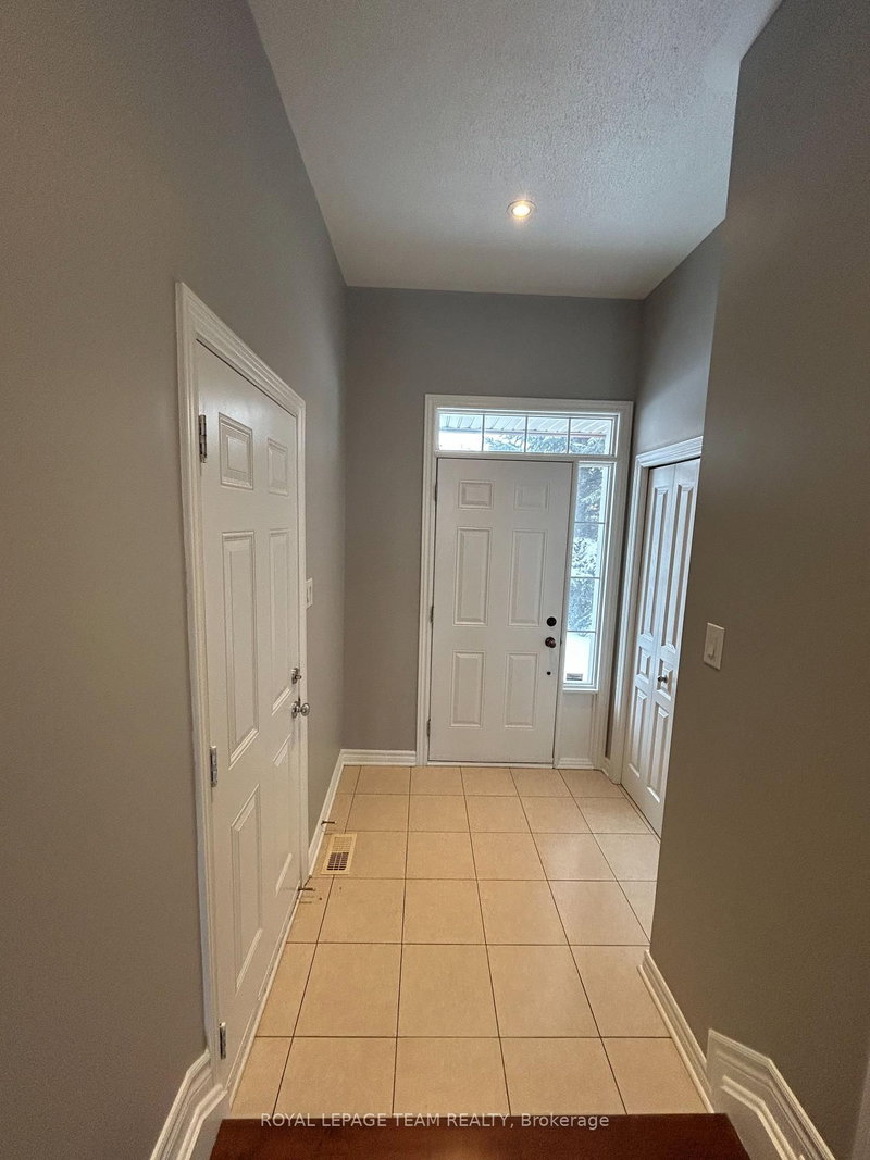 home for lease on 227 Jersey Tea Circle N