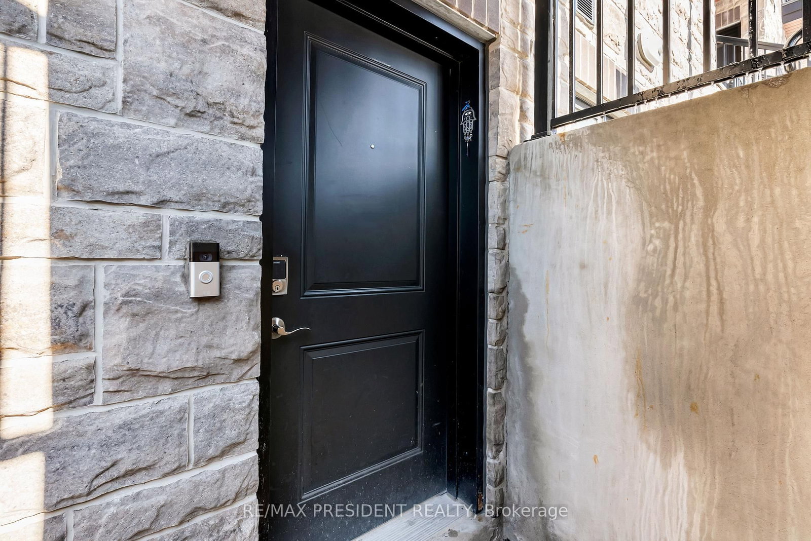 408 Guelph Avenue, Unit 3 - Photo 7