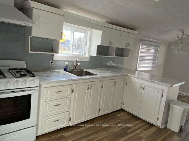 Detached House for sale at 256 Ridge Road, Fort Erie, Ontario, L0S 1B0 - Ridgeway - MLS: X12822034