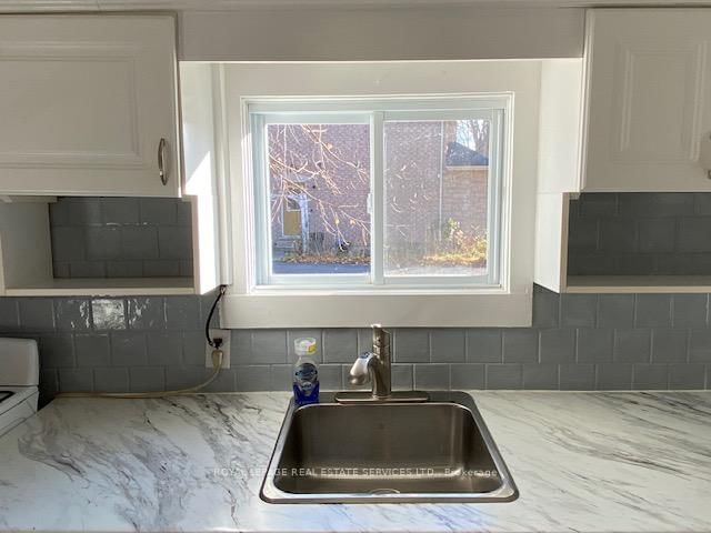 Detached House for sale at 256 Ridge Road, Fort Erie, Ontario, L0S 1B0 - Ridgeway - MLS: X12822034