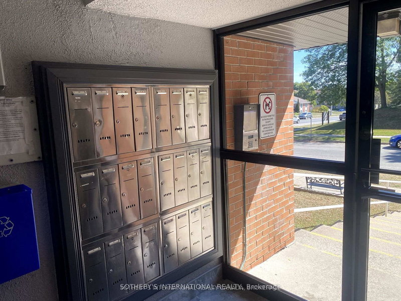 306 - 810 Kyle Crt Crt, Brockville, K6V 6H6 | Image 2