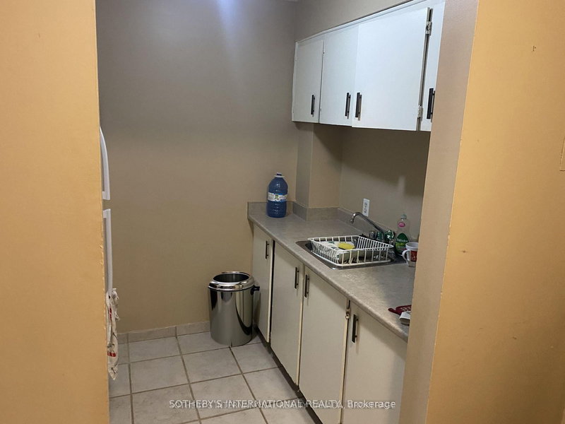 306 - 810 Kyle Crt Crt, Brockville, K6V 6H6 | Image 3