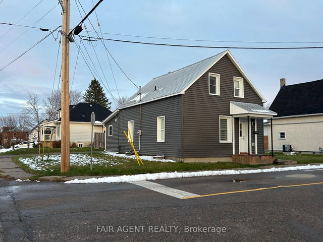 81 BANK Street S