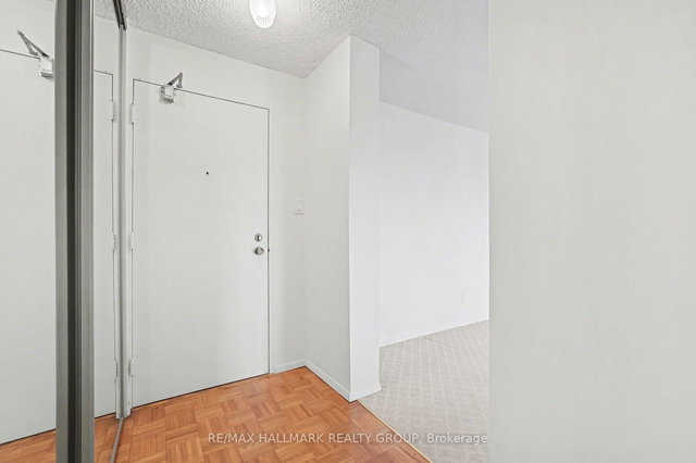 1402 - 665 Bathgate Drive