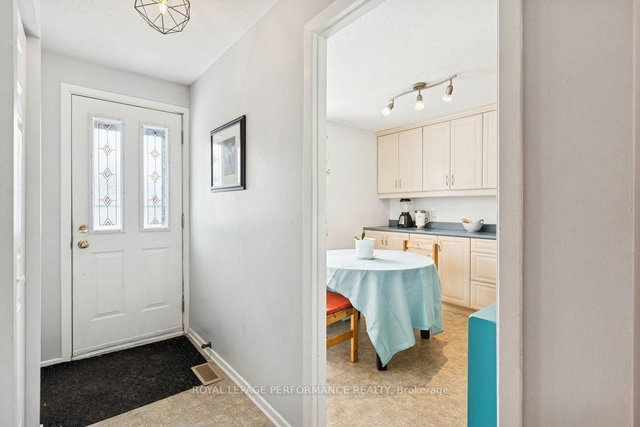 48 - 423C Woodfield Drive