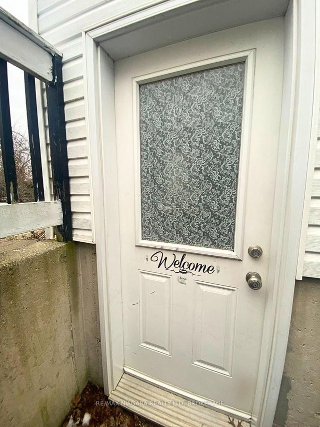 Lower - 355 Draper's Street