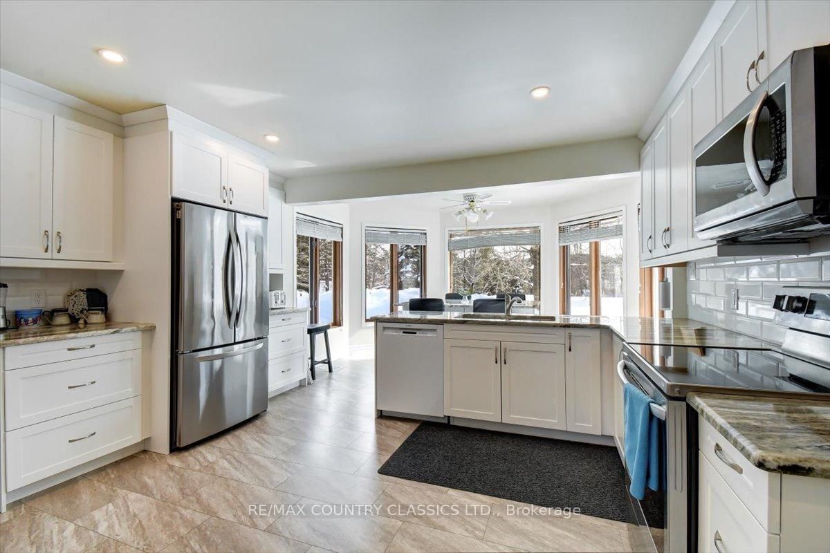 Detached House for sale at 37 Golfview Drive, Bancroft, Ontario, K0L 1C0 - Bancroft Ward - MLS: X12823160