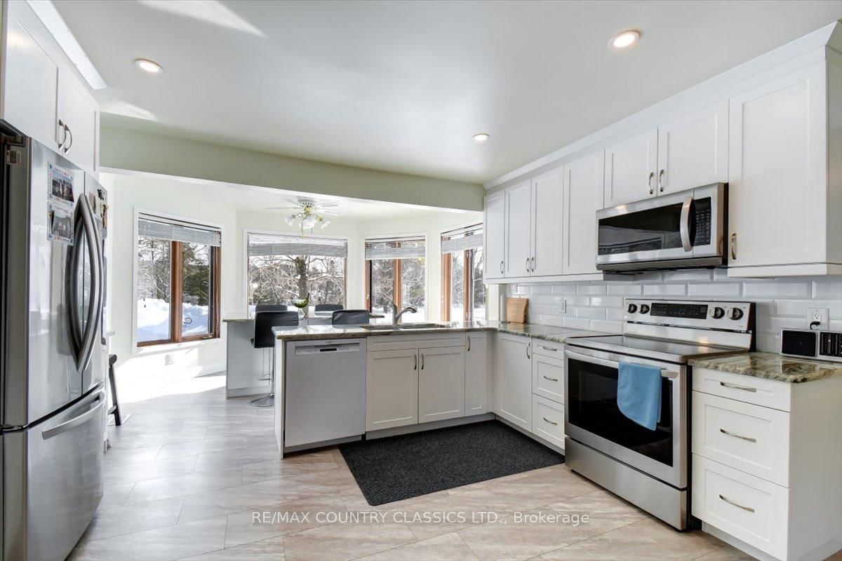 Detached House for sale at 37 Golfview Drive, Bancroft, Ontario, K0L 1C0 - Bancroft Ward - MLS: X12823160