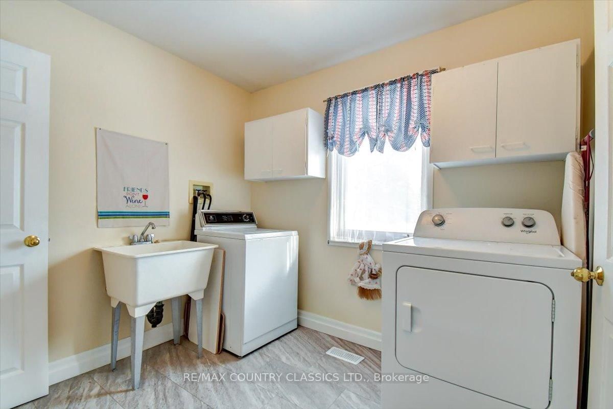 Detached House for sale at 37 Golfview Drive, Bancroft, Ontario, K0L 1C0 - Bancroft Ward - MLS: X12823160