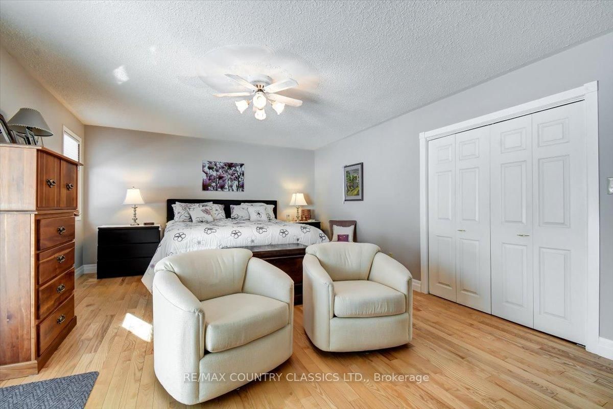 Detached House for sale at 37 Golfview Drive, Bancroft, Ontario, K0L 1C0 - Bancroft Ward - MLS: X12823160