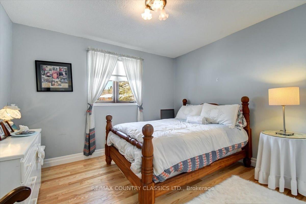 Detached House for sale at 37 Golfview Drive, Bancroft, Ontario, K0L 1C0 - Bancroft Ward - MLS: X12823160