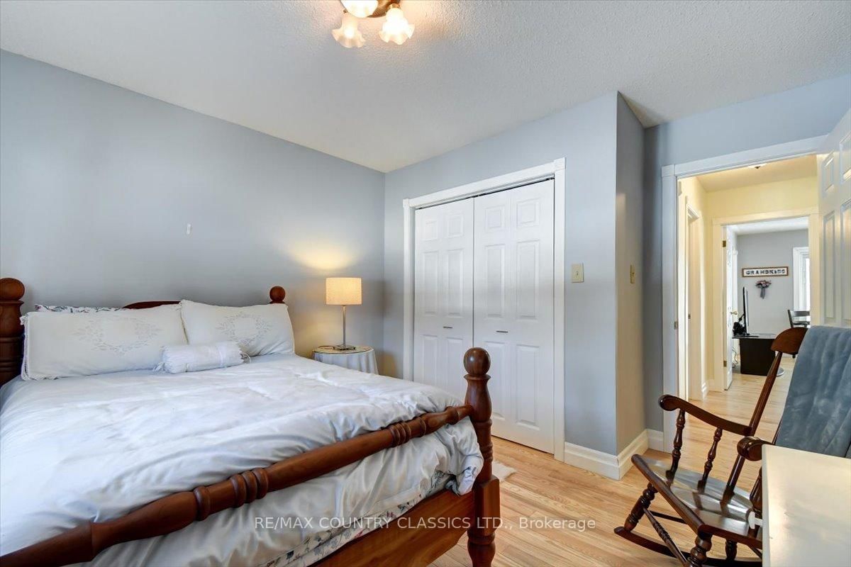 Detached House for sale at 37 Golfview Drive, Bancroft, Ontario, K0L 1C0 - Bancroft Ward - MLS: X12823160