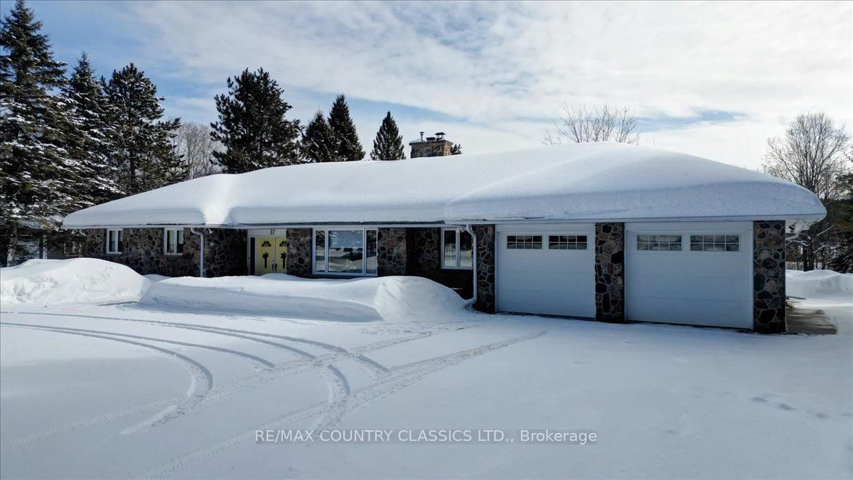 Detached House for sale at 37 Golfview Drive, Bancroft, Ontario, K0L 1C0 - Bancroft Ward - MLS: X12823160