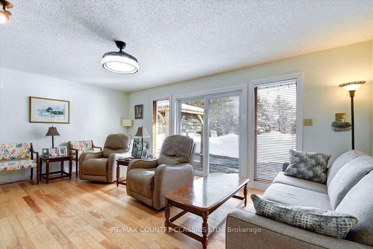 Detached House for sale at 37 Golfview Drive, Bancroft, Ontario, K0L 1C0 - Bancroft Ward - MLS: X12823160