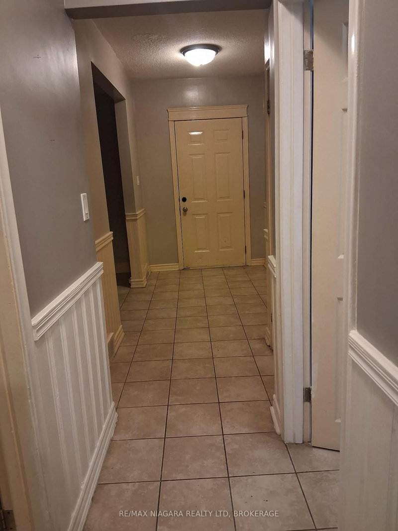 Main - 5004 Saint Clair Ave, Niagara Falls, L2E 3T7 | Image 2