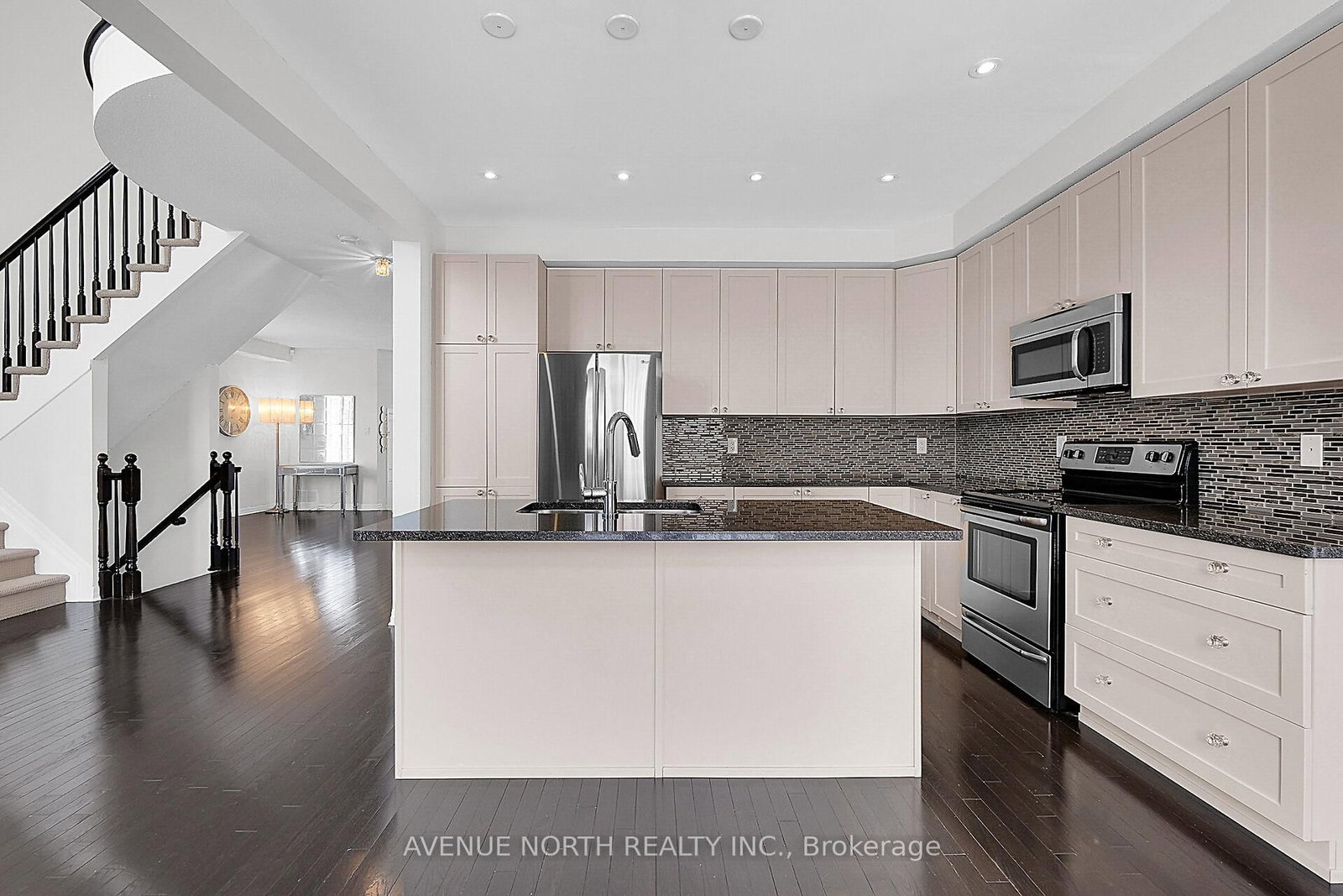 Listing Image 15
