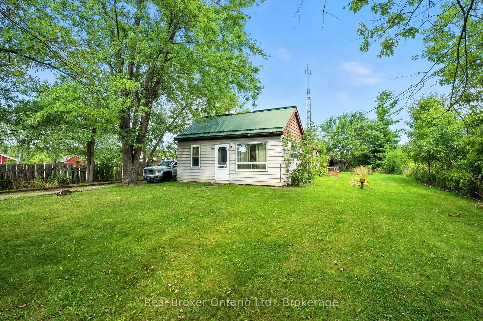 Listing Image 8