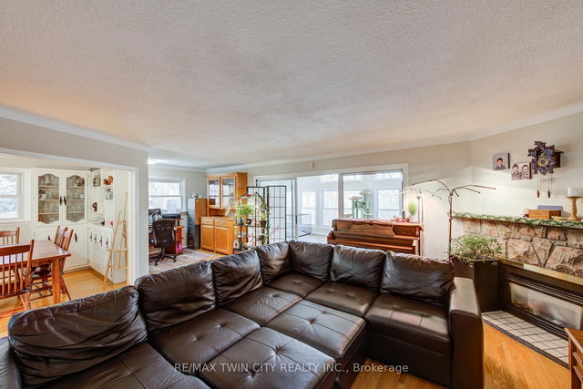 443 Magnolia Crescent