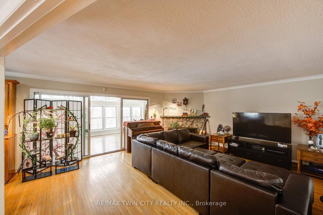 443 Magnolia Crescent