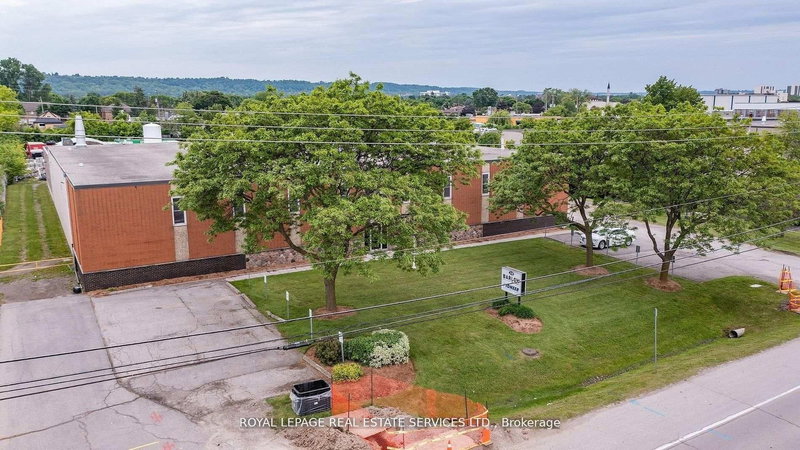 242 Arvin Ave, Hamilton, L8E 2L8 | Image 2