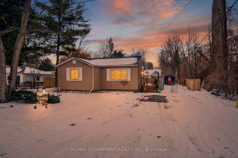 home for sale on 3288 Poplar Avenue