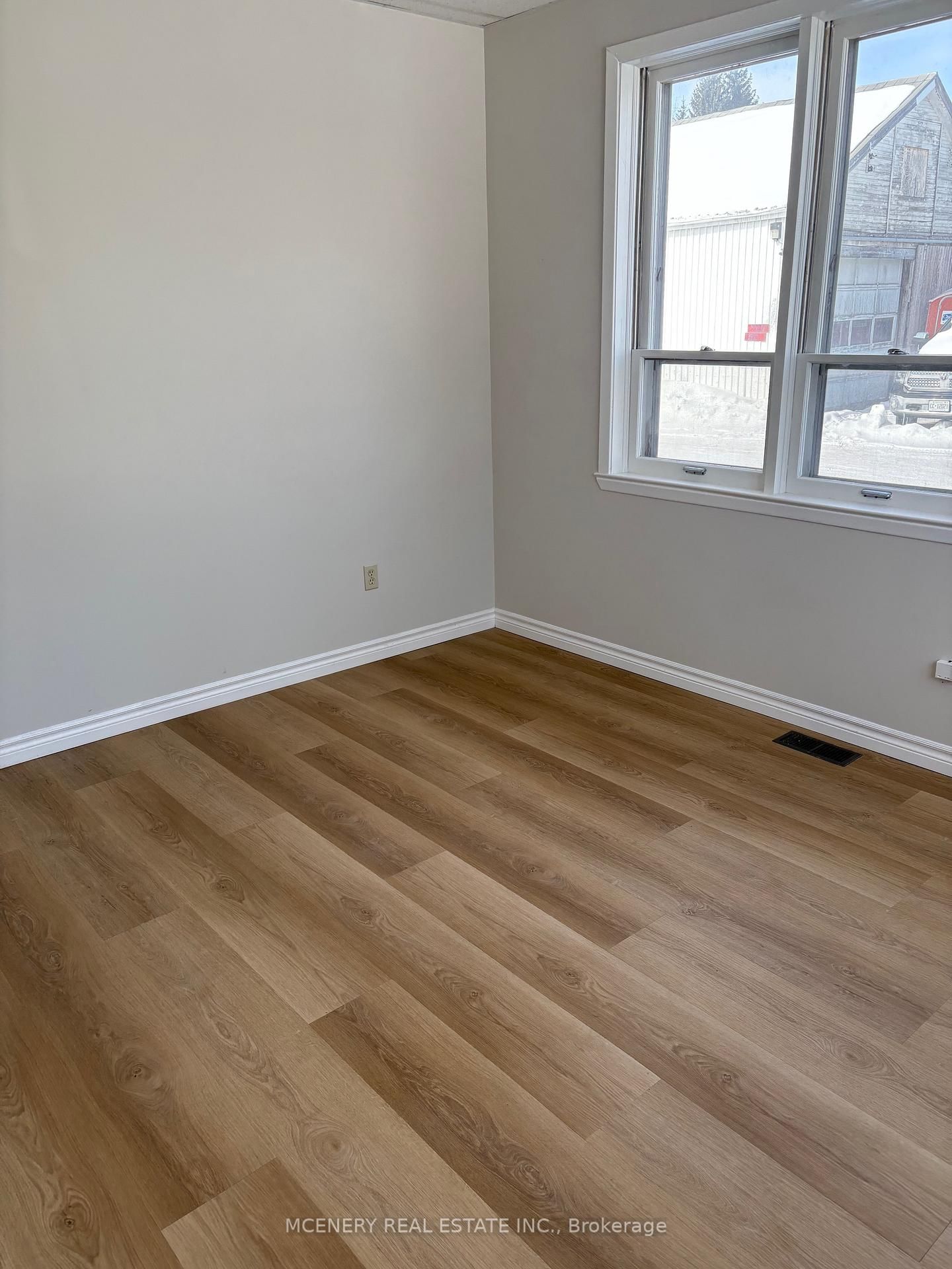 115 Trafalgar Road - Photo 6