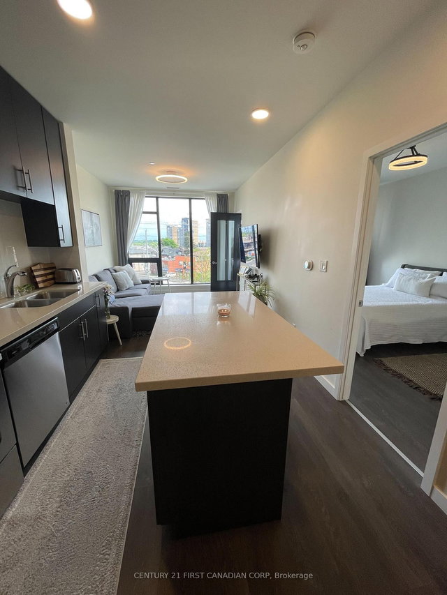 410 - 690 King Street W