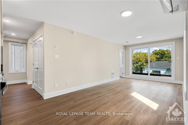 8 - 366 WINONA Avenue