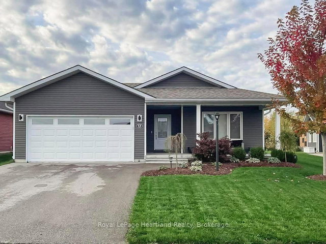 33 LAKE BREEZE Drive