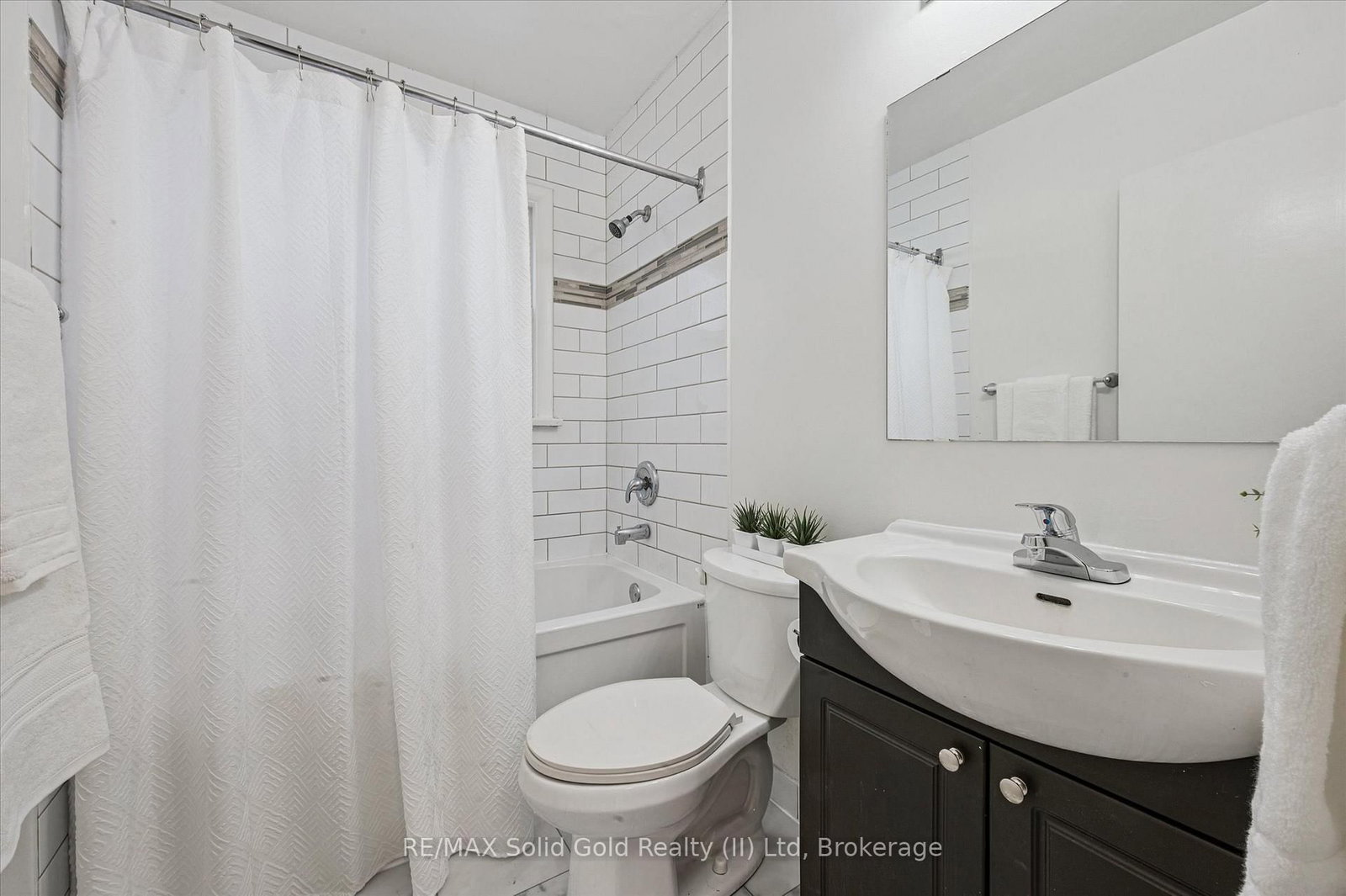 Semi-Detached House sold at 715 Frederick Street, Kitchener, Ontario, N2B 2B3 - MLS: X12823976