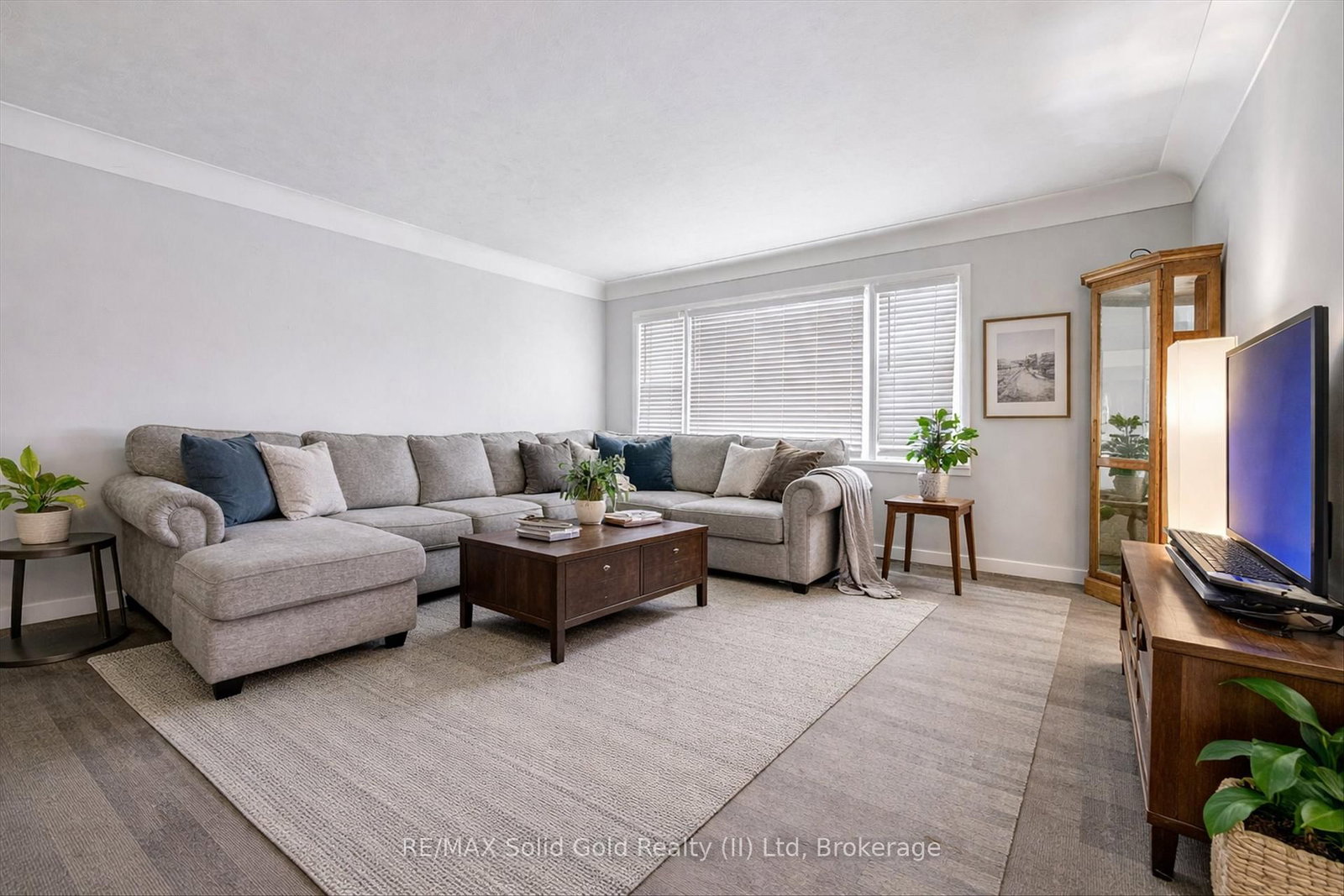 Semi-Detached House sold at 715 Frederick Street, Kitchener, Ontario, N2B 2B3 - MLS: X12823976