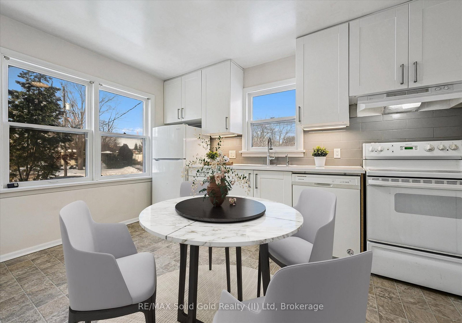 Semi-Detached House sold at 715 Frederick Street, Kitchener, Ontario, N2B 2B3 - MLS: X12823976