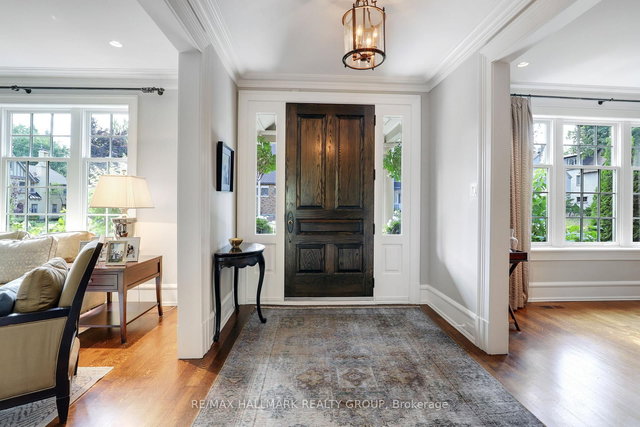 525 Piccadilly Avenue