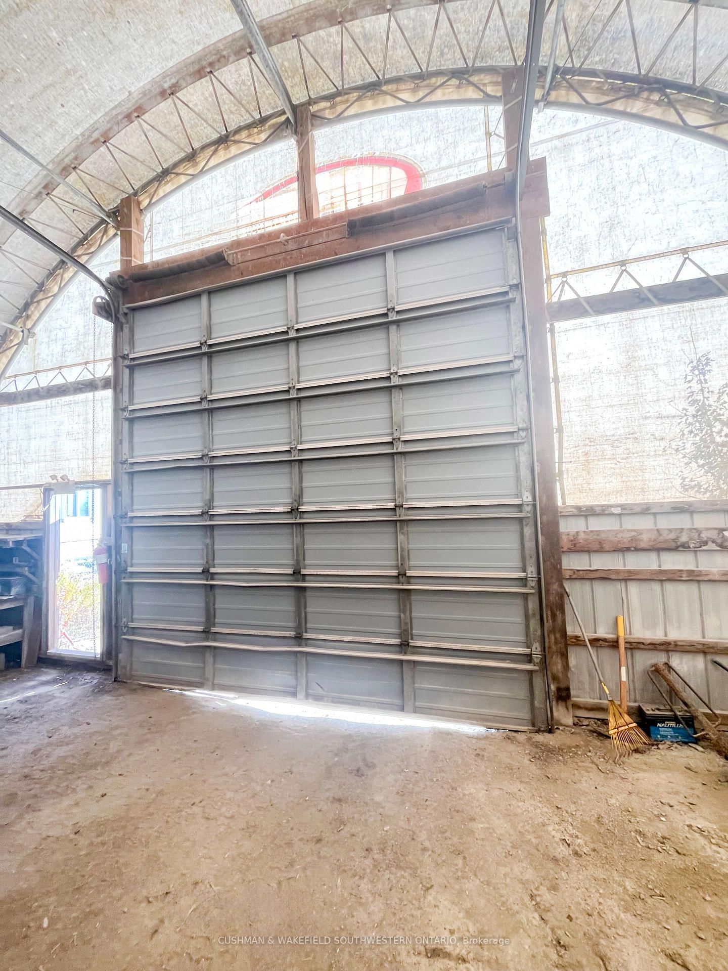 1891 Wharncliffe Road S - Photo 5