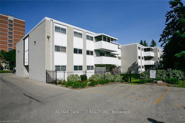 305 - 24 Mooregate Crescent