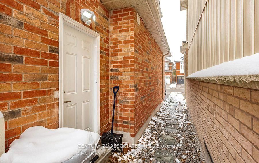 8 Stillwater Crescent, Unit Basement - Photo 2