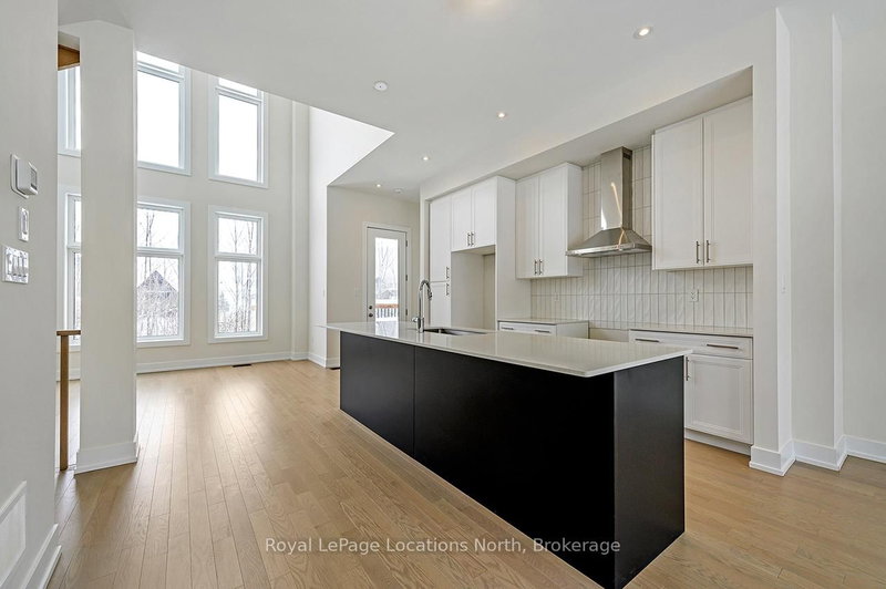 111 Clement Lane, Blue Mountains, N0H 1J0 | Image 2