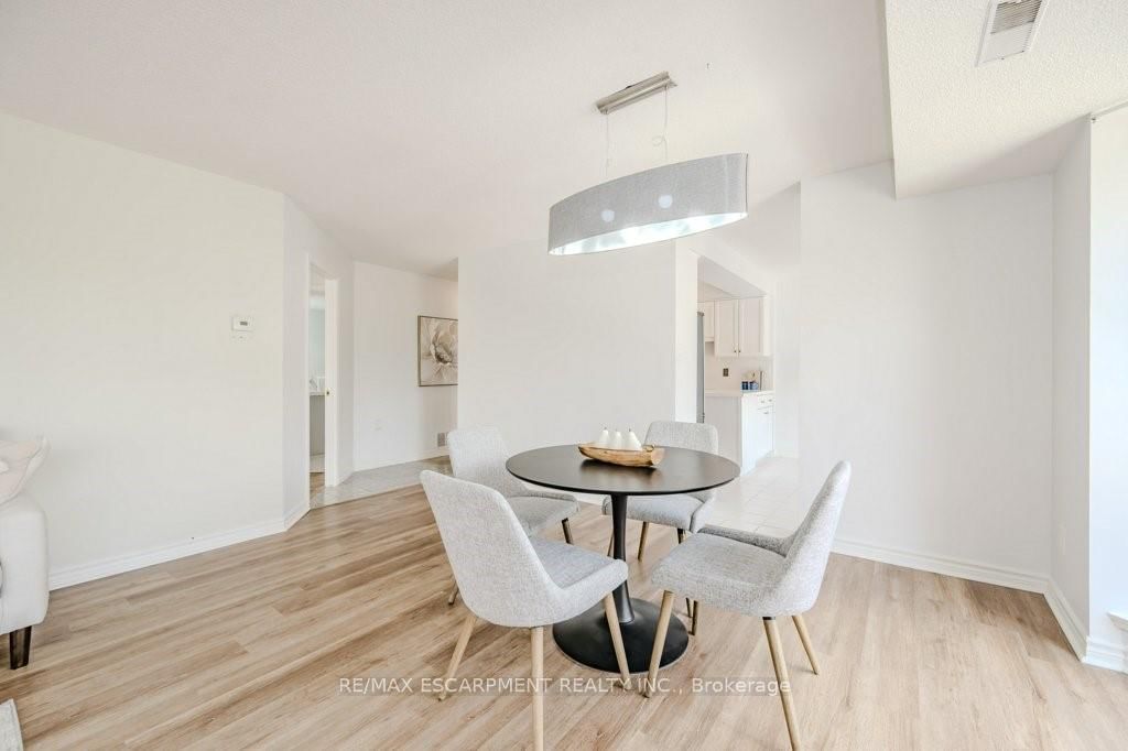 Condo for sale at 302 (B)-67 Caroline Street, Hamilton, Ontario, L8P 3K6 - Durand - MLS: X12824842