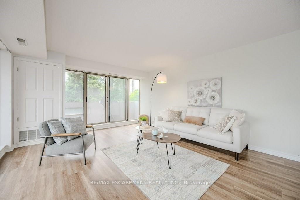 Condo for sale at 302 (B)-67 Caroline Street, Hamilton, Ontario, L8P 3K6 - Durand - MLS: X12824842