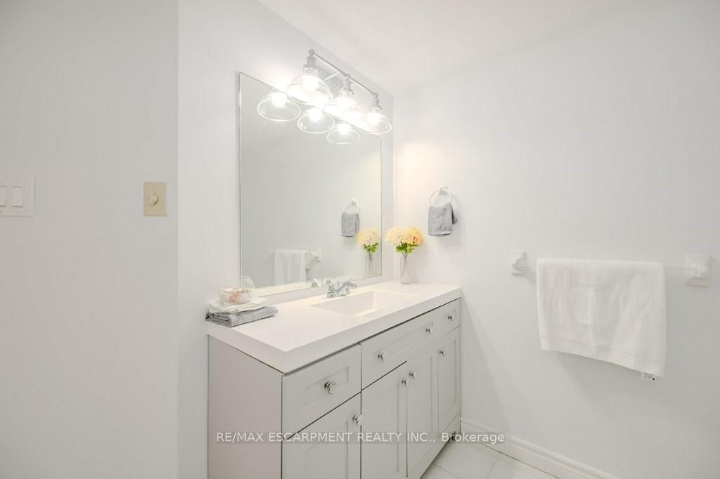 Condo for sale at 302 (B)-67 Caroline Street, Hamilton, Ontario, L8P 3K6 - Durand - MLS: X12824842