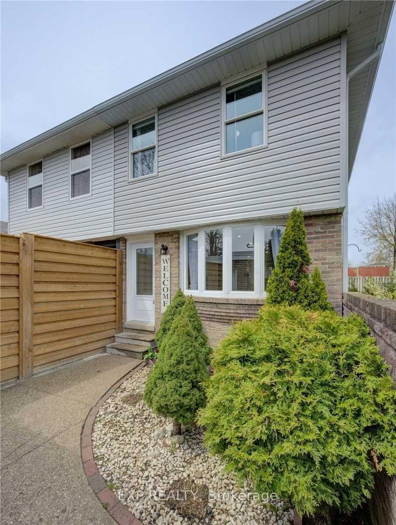150 Overlea Dr, Kitchener, N2M 1T3 | Image 2