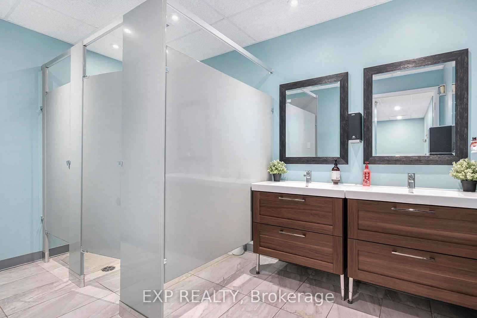 511 Lacolle Way, Unit lower - Photo 11