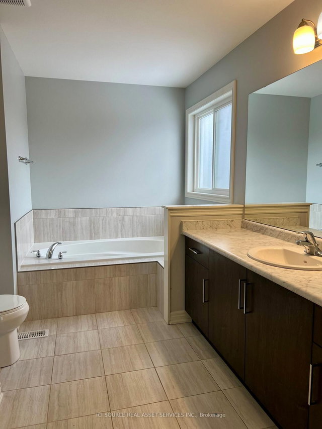 Upper - 6 Darling Avenue