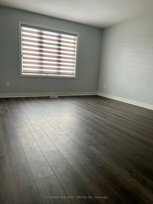 Upper - 6 Darling Avenue